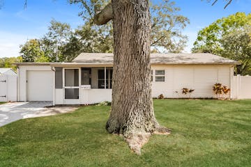 7213 ORGANDY DR N ST PETERSBURG, FL 33702